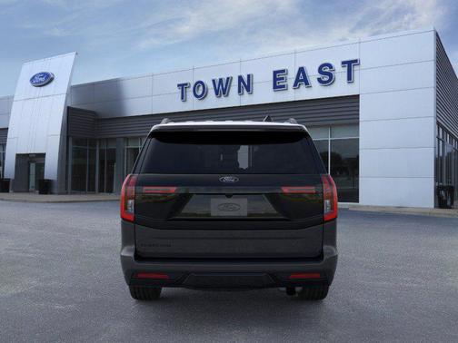 Dark Matter Gray Metallic 2026 Ford Expedition Platinum