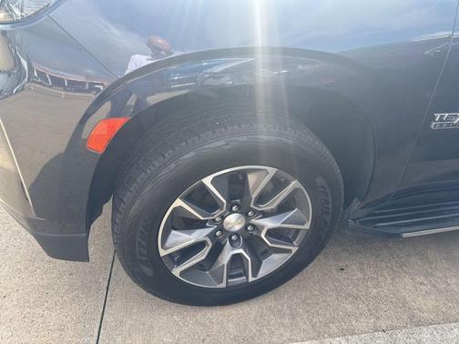 Dark Ash Metallic 2022 Chevrolet Tahoe LT