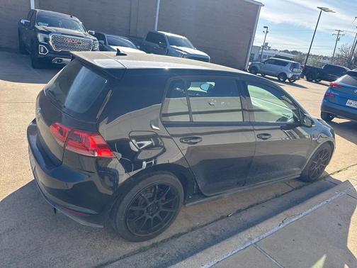 2015 Volkswagen Golf GTI 2.0T S 4-Door