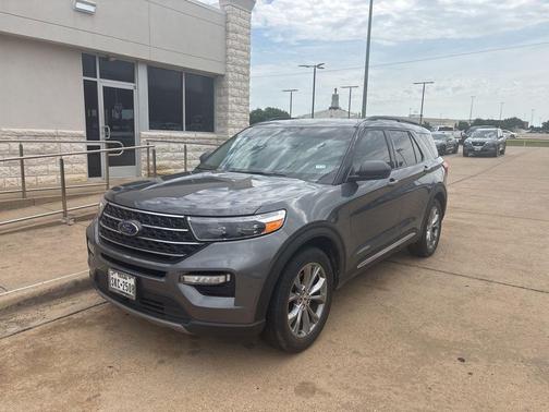 Carbonized Gray Metallic 2022 Ford Explorer XLT