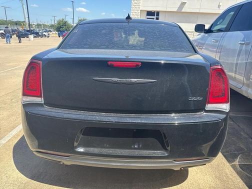 2022 Chrysler 300 Touring
