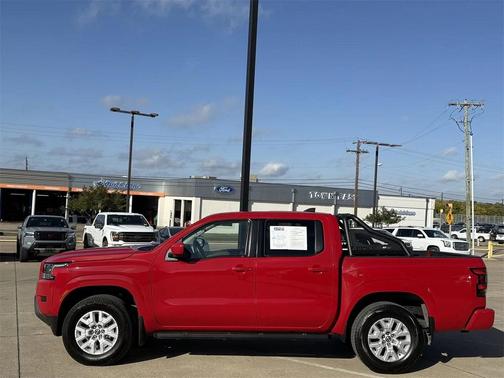 2022 Nissan Frontier SV