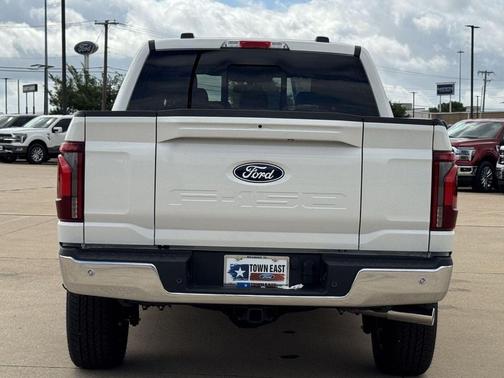 Star White Metallic Tri-Coat 2026 Ford F-150 Lariat