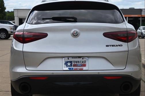 2020 Alfa Romeo Stelvio Base