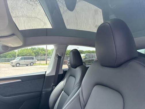 2024 Tesla Model Y Performance