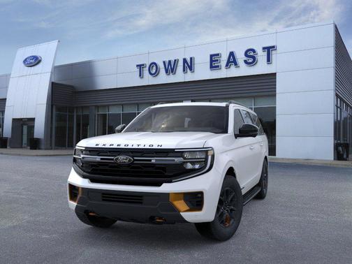 Star White Metallic Tri-Coat 2026 Ford Expedition Tremor