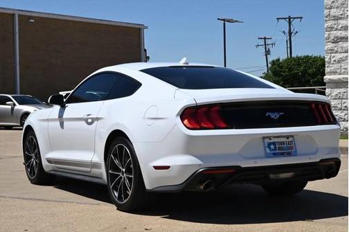 2022 Ford Mustang EcoBoost