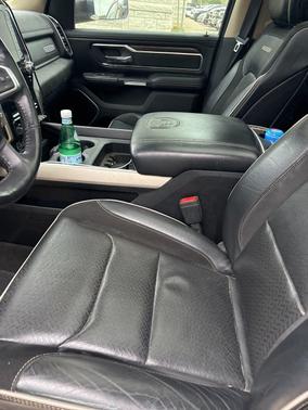 Bright White Clearcoat 2020 RAM 1500 Laramie