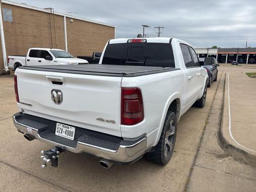 Bright White Clearcoat 2020 RAM 1500 Laramie
