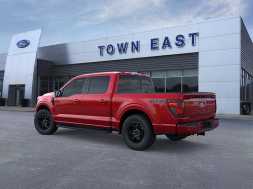 Ruby Red Metallic Tinted Clearcoat 2026 Ford F-150 XLT