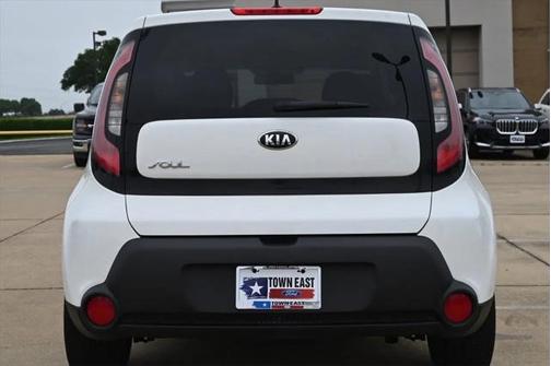 2016 Kia Soul Base