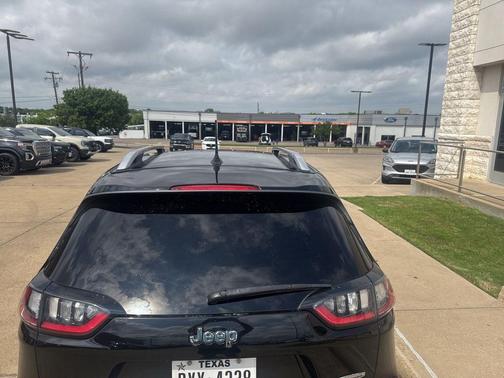 Diamond Black Crystal Pearlcoat 2019 Jeep Cherokee Latitude Plus