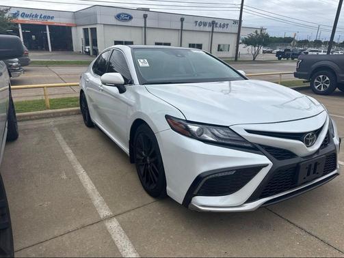 Pearl 2023 Toyota Camry XSE