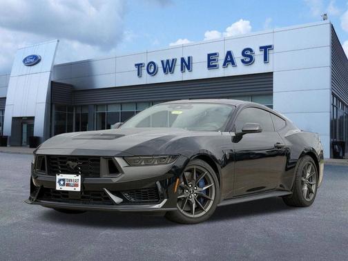 Shadow Black 2026 Ford Mustang Dark Horse Fastback