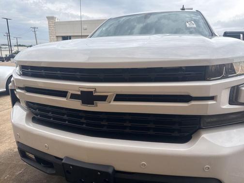 Summit White 2019 Chevrolet Silverado 1500 RST