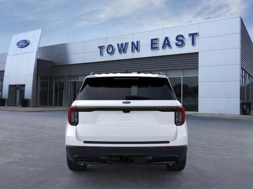 Star White Metallic Tri-Coat 2026 Ford Explorer ST-Line