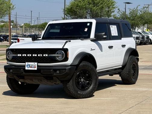 Oxford White 2022 Ford Bronco Wildtrak