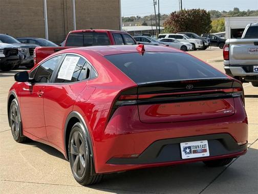 2024 Toyota Prius LE