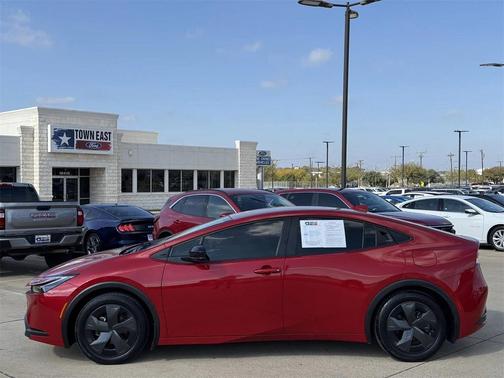 2024 Toyota Prius LE