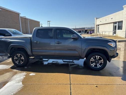 2018 Toyota Tacoma TRD Sport