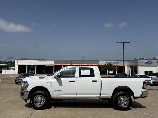 Bright White Clearcoat 2021 RAM 2500 Tradesman Crew Cab 4x4 6'4' Box