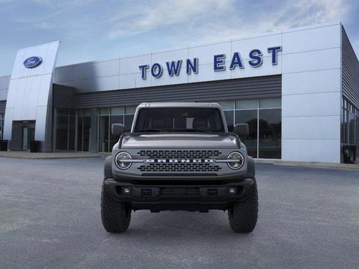 Carbonized Gray Metallic 2026 Ford Bronco Badlands