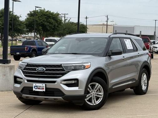 Silver Metallic 2024 Ford Explorer XLT