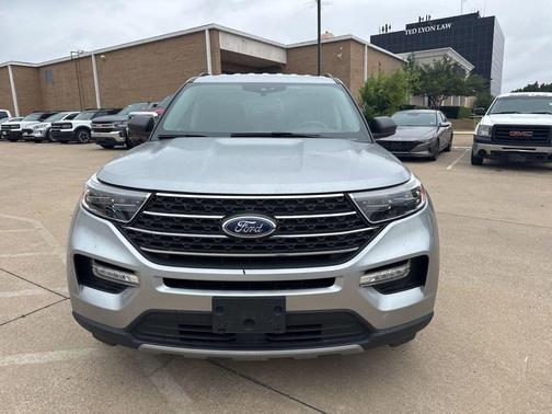 Silver Metallic 2024 Ford Explorer XLT
