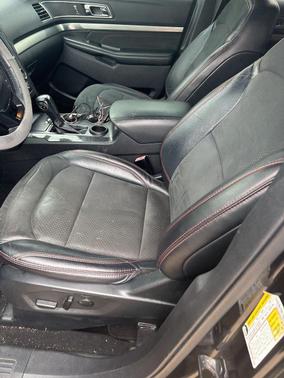 Black Metallic 2019 Ford Explorer XLT