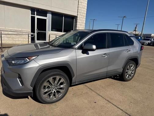 2021 Toyota RAV4 XLE Premium
