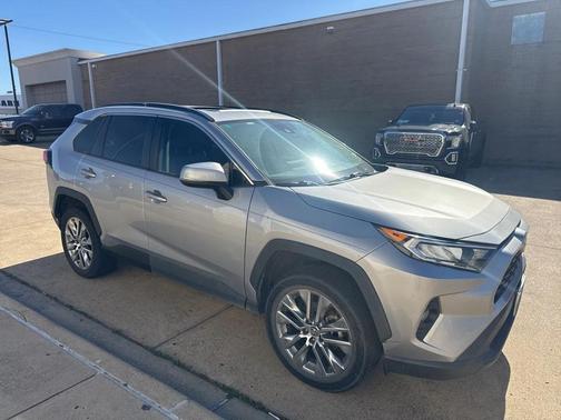 2021 Toyota RAV4 XLE Premium