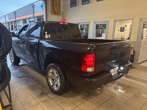 Brilliant Black Crystal Pearlcoat 2016 RAM 1500 Tradesman/Express
