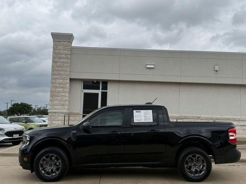 Shadow Black 2025 Ford Maverick XLT