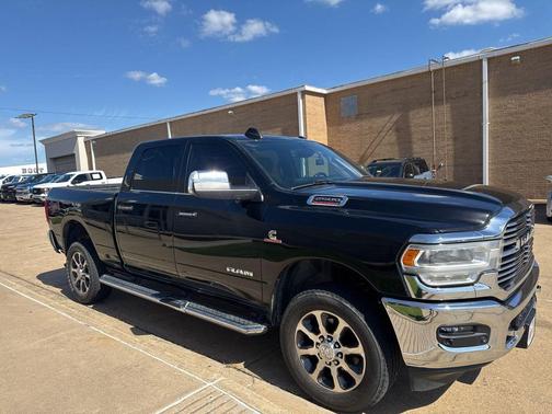 Diamond Black Crystal Pearlcoat 2022 RAM 2500 Lone Star Crew Cab 4x4 6'4' Box