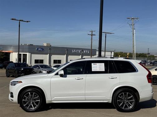 2018 Volvo XC90 T6 Momentum