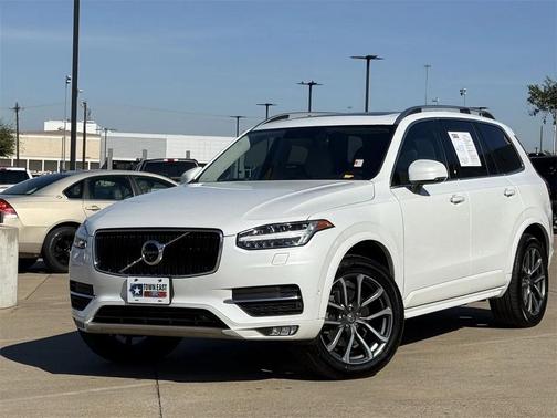 2018 Volvo XC90 T6 Momentum