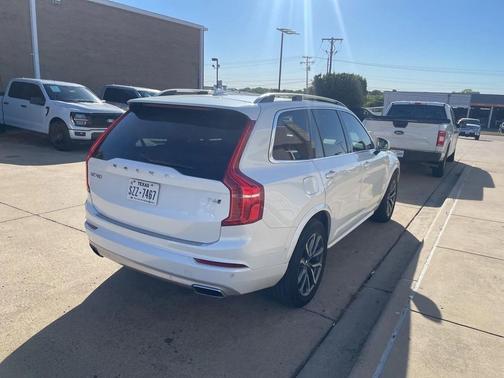2018 Volvo XC90 T6 Momentum