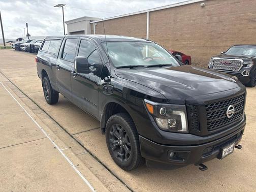 Magnetic Black 2018 Nissan Titan XD SL