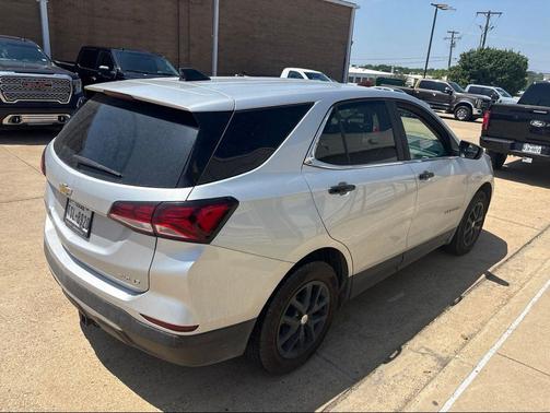 Silver Ice Metallic 2022 Chevrolet Equinox 1LT