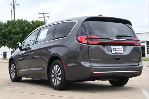 2023 Chrysler Pacifica Hybrid Touring L