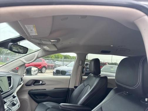 2023 Chrysler Pacifica Hybrid Touring L