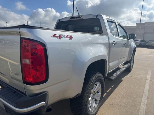 Silver Ice Metallic 2019 Chevrolet Colorado LT