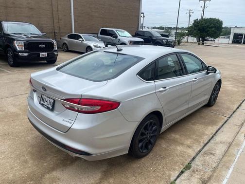 2017 Ford Fusion Hybrid SE