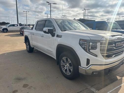 2024 GMC Sierra 1500 SLT
