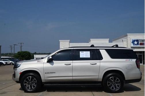 2023 Chevrolet Suburban 4WD Z71