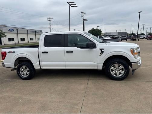 Oxford White 2021 Ford F-150 XLT