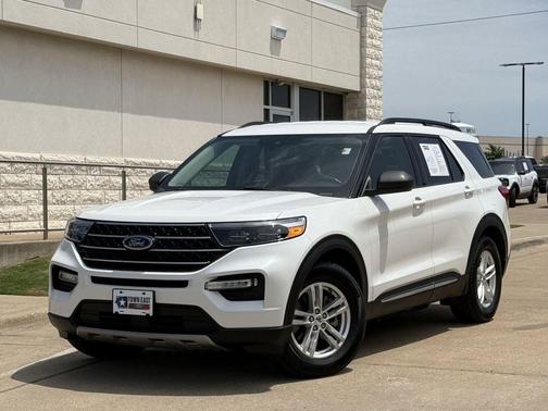 Star White Metallic Tri-Coat 2020 Ford Explorer XLT