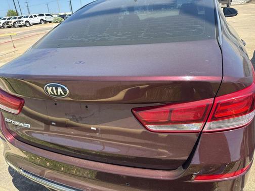 Sangria 2020 Kia Optima LX