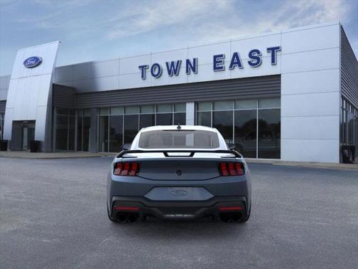 2025 Ford Mustang Dark Horse Fastback