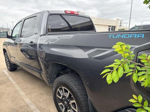 Magnetic Gray Metallic 2018 Toyota Tundra SR5
